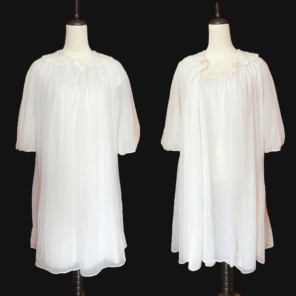 Vintage 1950’s Artemis Ivory White Peignoir Set
